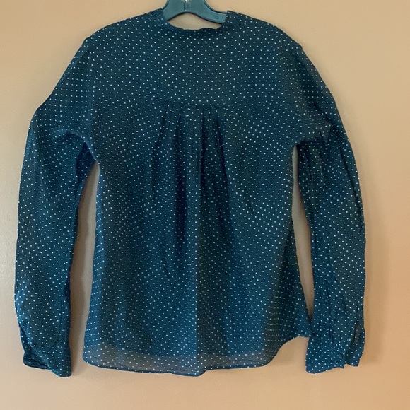 Club Monaco ladies blouse in black with white polkadots. Size extra small - Picture 2 of 7